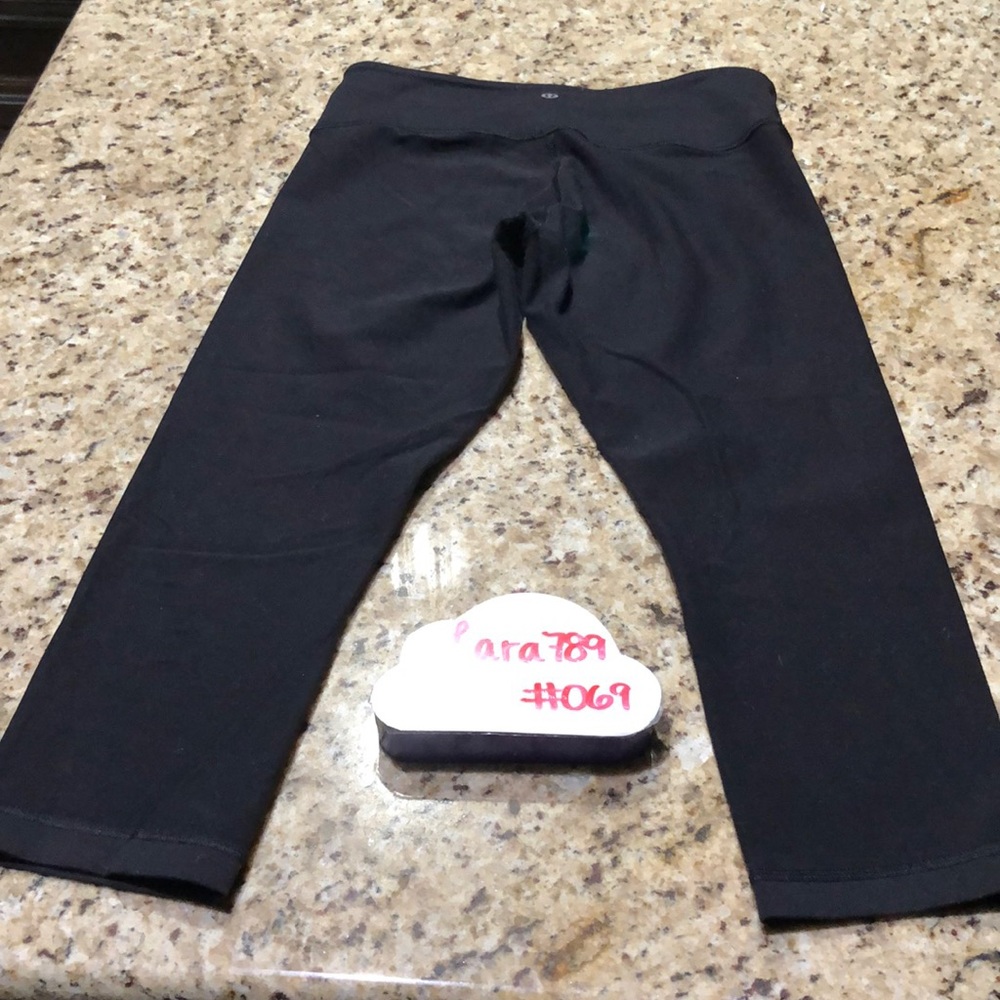 Lululemon Reversible Crop - Picture 14 of 16